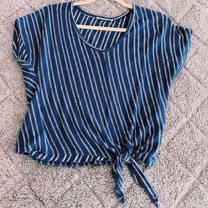 Caution to the Wind Cropped Knotted Tee